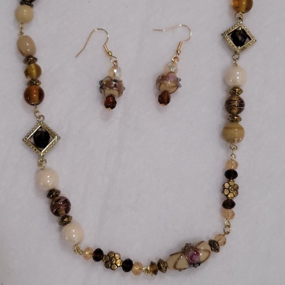 Amber and cream glass bead necklace and earrings - Picture 1 of 5